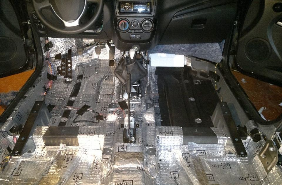 Do-it-yourself car floor soundproofing