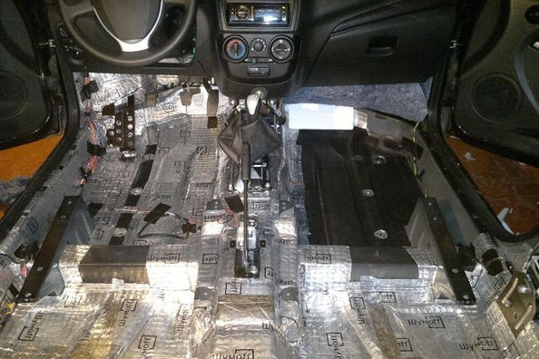 Do-it-yourself car floor soundproofing Photo 1