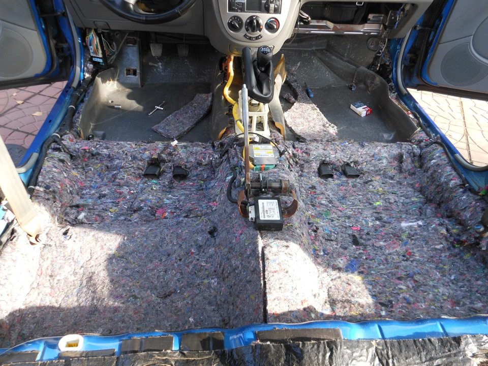 Car soundproofing with felt
