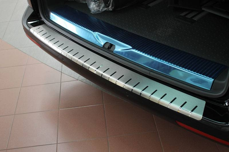 Curved rear bumper for Volkswagen T5 Multivan