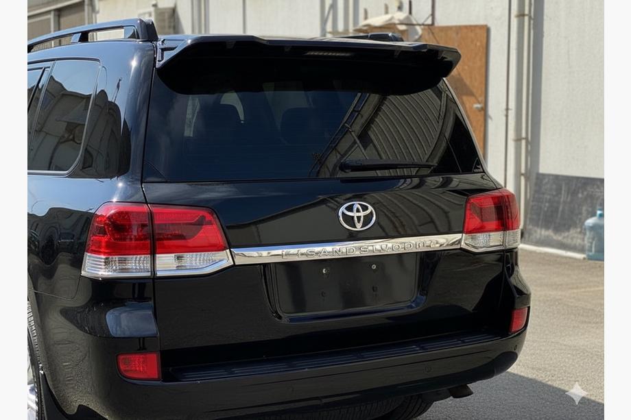 Toyota Land Cruiser 200 2007-2021 Ewan Rear Spoiler (2016-2021) Photo 2