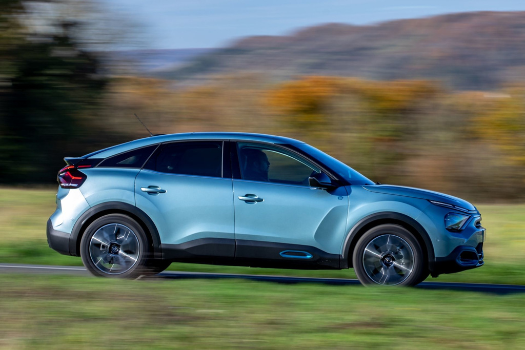 Review of the electric hatchback Citroen e-C4