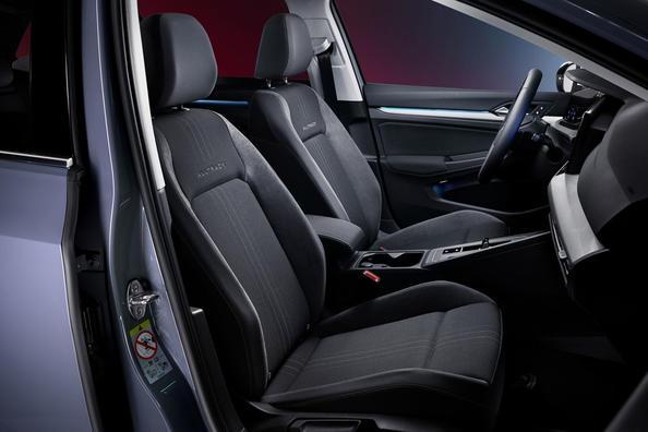 Review of the all-wheel drive station wagon Volkswagen Golf Alltrack Photo 8