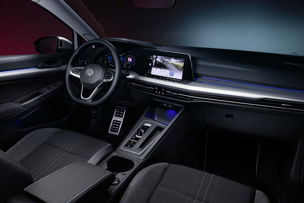 Review of the all-wheel drive station wagon Volkswagen Golf Alltrack Photo 6