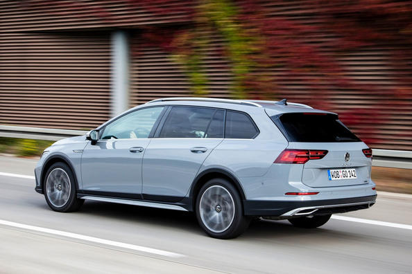Review of the all-wheel drive station wagon Volkswagen Golf Alltrack Photo 4
