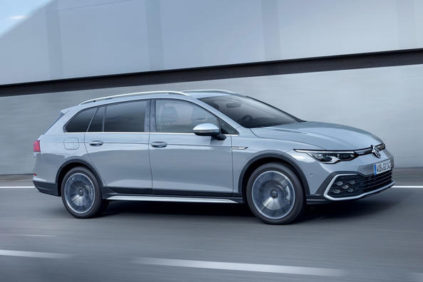 Review of the all-wheel drive station wagon Volkswagen Golf Alltrack Photo 2
