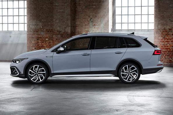Review of the all-wheel drive station wagon Volkswagen Golf Alltrack Photo 3