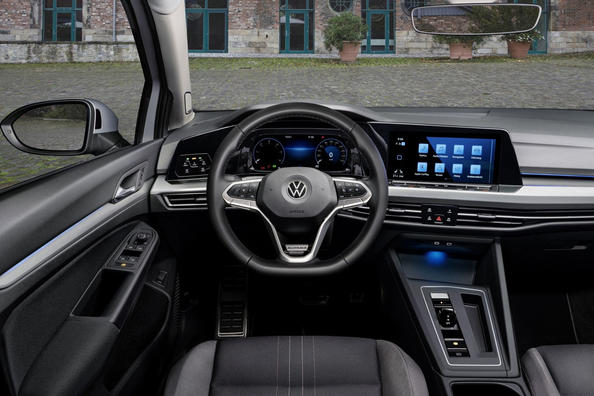 Review of the all-wheel drive station wagon Volkswagen Golf Alltrack Photo 7