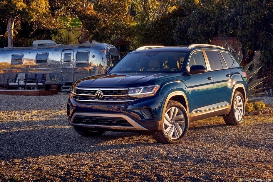 Updated seven-seater crossover Volkswagen Atlas