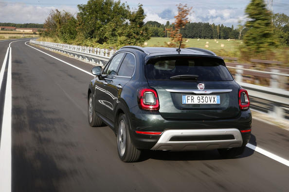 Compact crossover Fiat 500X Cross Photo 5