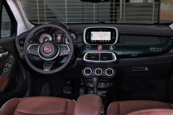 Compact crossover Fiat 500X Cross Photo 6