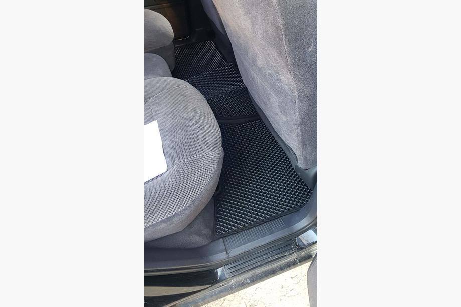 Jeep Grand Cherokee WJ 1999-2004 EVA Floor Mats (black) Photo 3