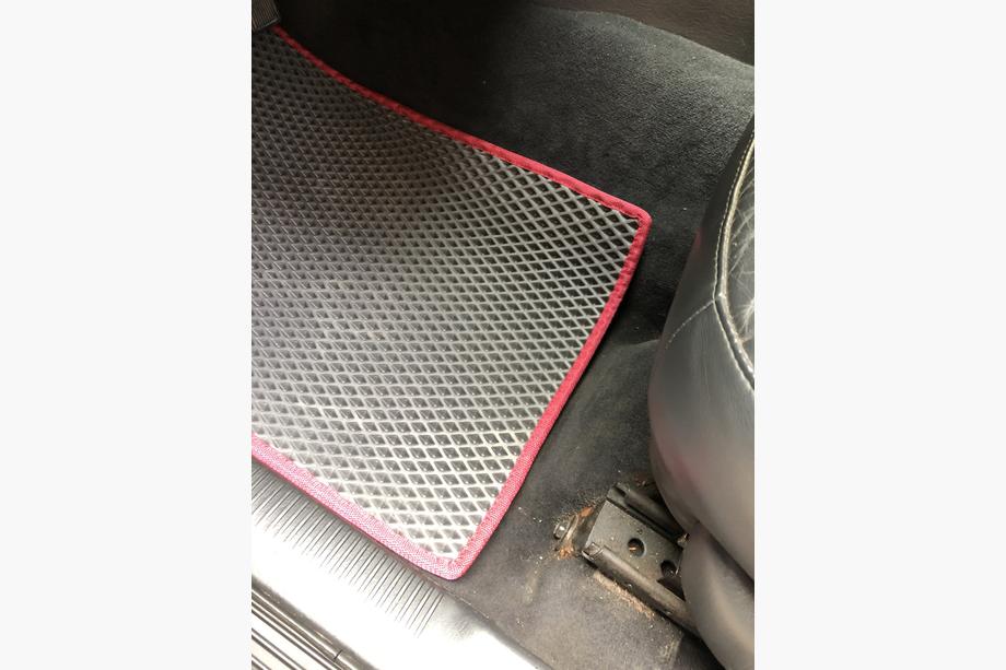 Jeep Grand Cherokee WJ 1999-2004 EVA Floor Mats (black) Photo 8