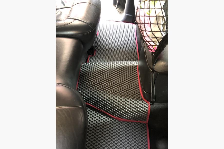 Jeep Grand Cherokee WJ 1999-2004 EVA Floor Mats (black) Photo 13