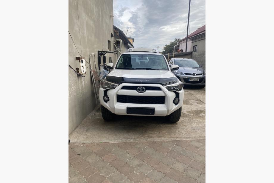 Toyota 4Runner 2009-2024 Hood Deflector (VIP) Image