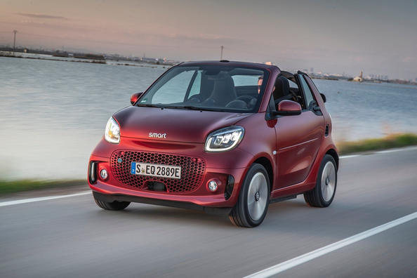 Smart EQ fortwo cabrio electric convertible review Photo 3