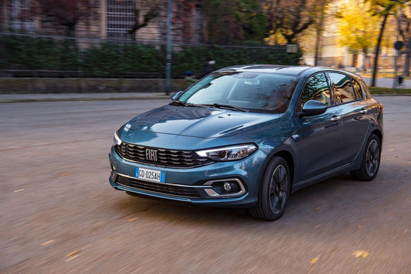 Updated five-door hatchback Fiat Tipo Hatchback Photo 3