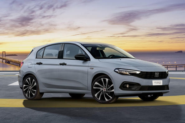 Updated five-door hatchback Fiat Tipo Hatchback Photo 2