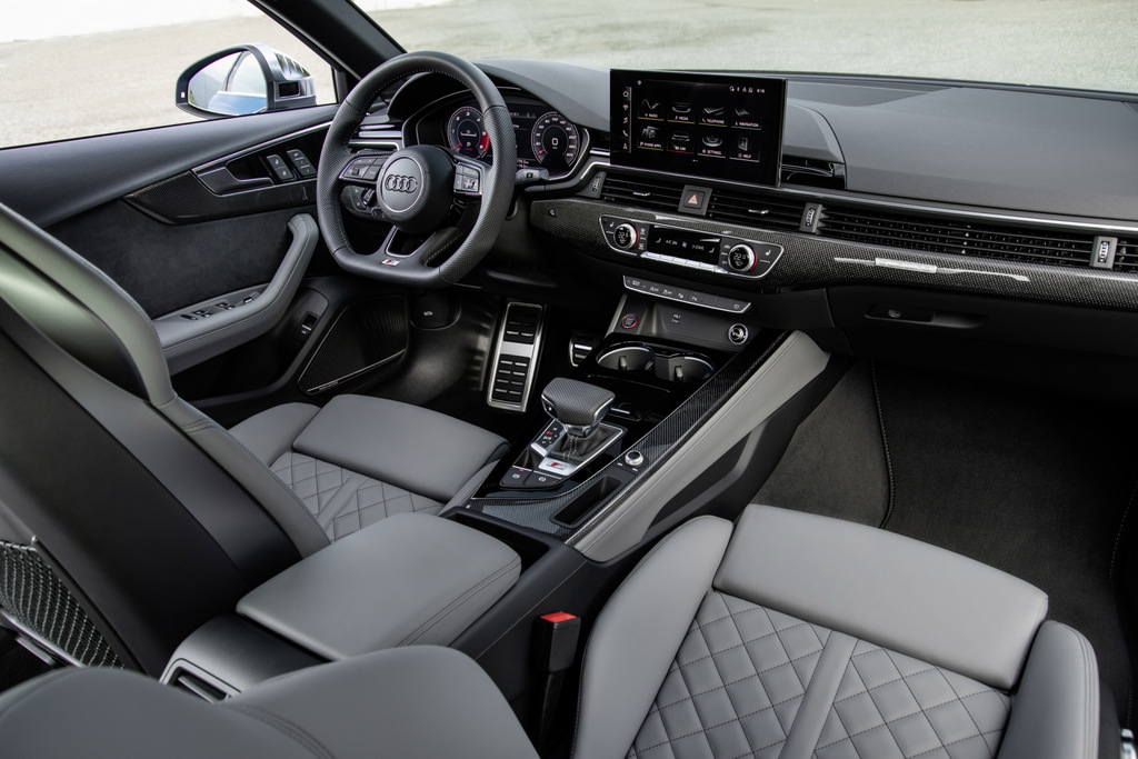 Sports version of the sedan Audi S4