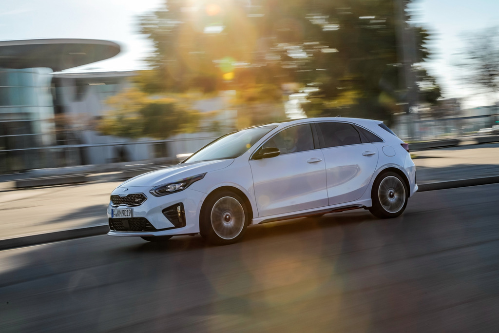 Review of the sports modification of the hatchback KIA Ceed GT