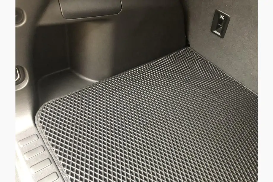 Chevrolet Equinox 2018-2025 Trunk Mat (EVA, Black) Photo 3