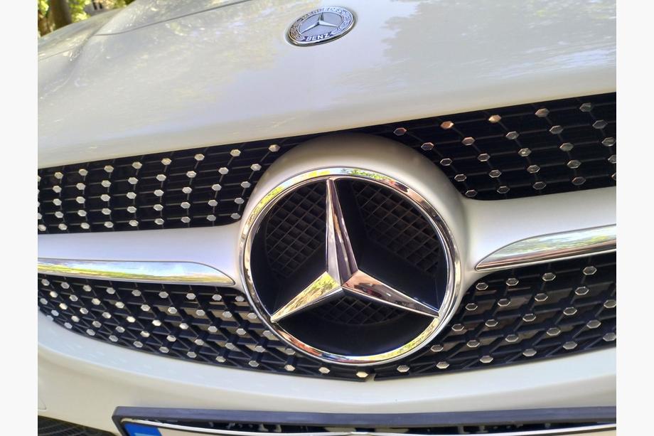 LED Illuminated Grille Emblem Light For Mercedes E Class 2016-2020 – Mirror Plated, 12V
