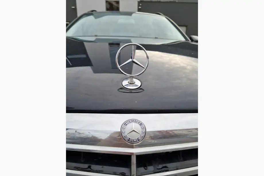 Mercedes E-class W211 2002-2009 Emblem Target (no lettering) Photo 4