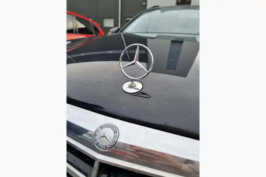Mercedes E-class W211 2002-2009 Emblem Target (no lettering) Photo 6