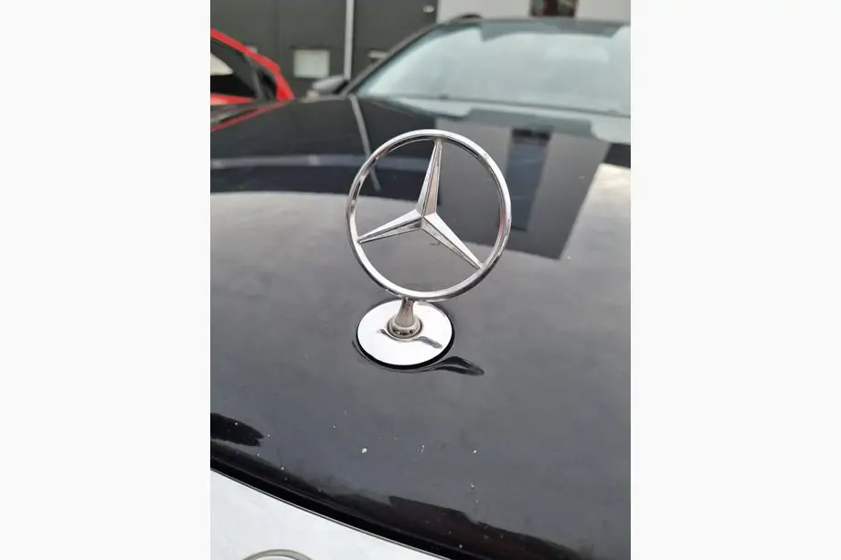 Mercedes E-class W211 2002-2009 Emblem Target (no lettering) Photo 7