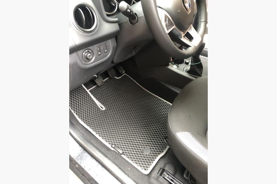 Dacia Sandero 2013-2020 EVA Floor Mats (black) Image