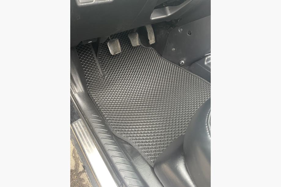 Ford Mondeo 2000-2007 EVA Floor Mats (black) Image