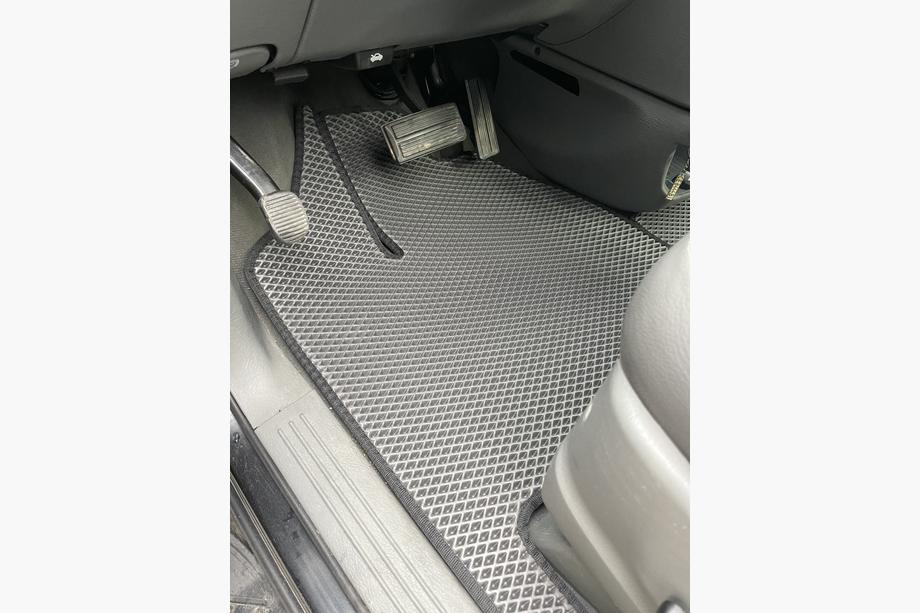 Chrysler Voyager 2001-2007 Floor mats (3 rows, EVA, Black) Photo 3