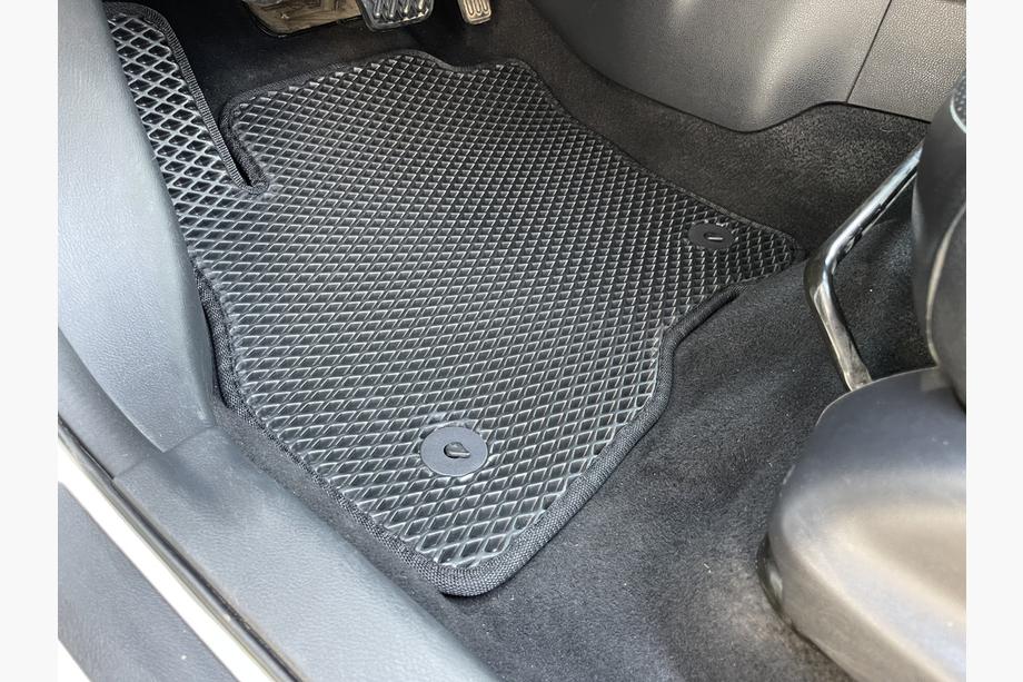 Nissan Leaf 2010-2017 EVA Floor Mats (black) Image