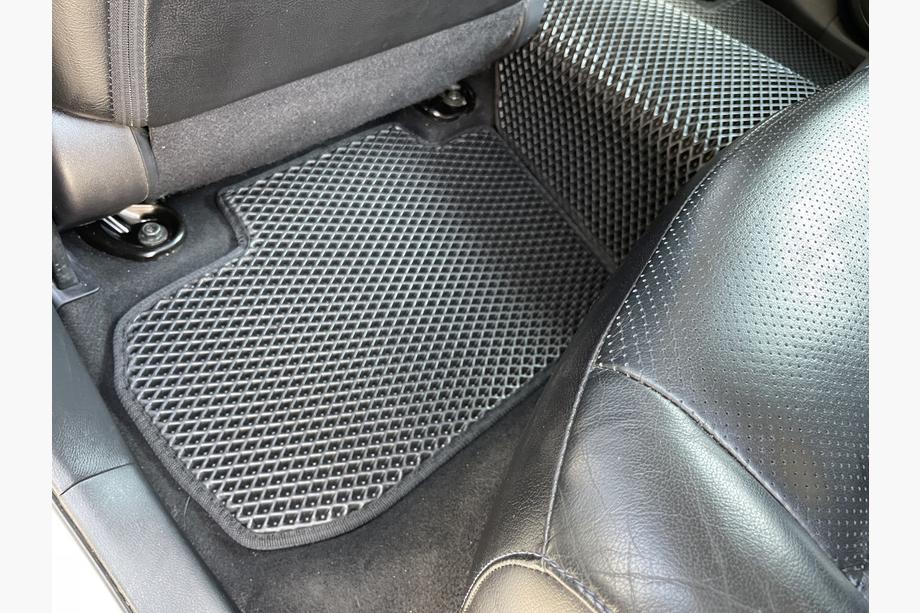 Nissan Leaf 2010-2017 EVA Floor Mats (black) Photo 7