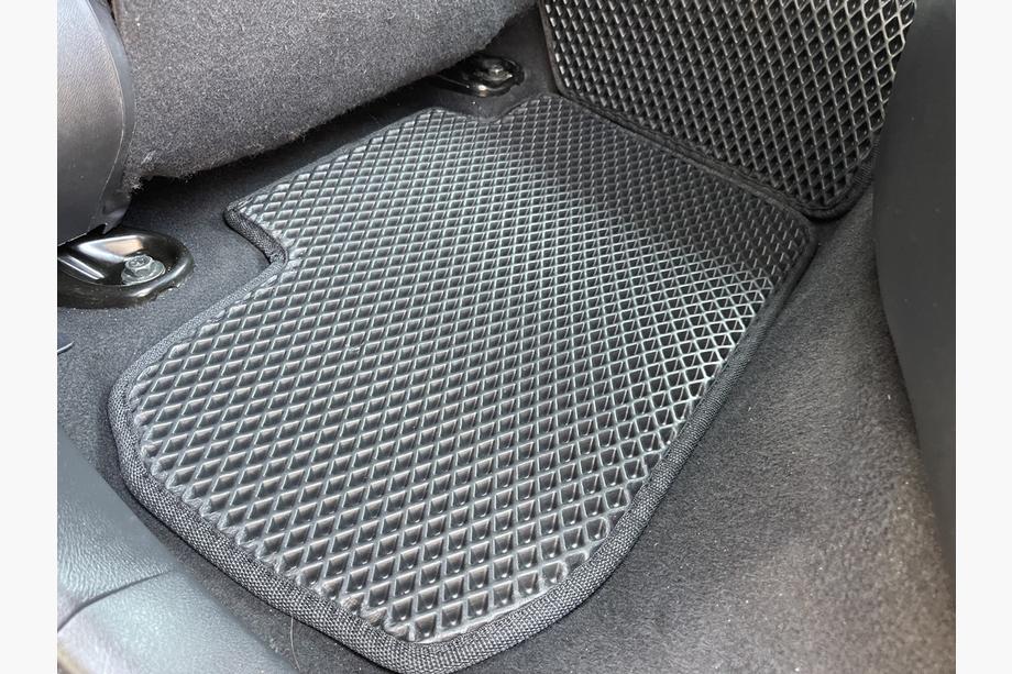 Nissan Leaf 2010-2017 EVA Floor Mats (black) Photo 9