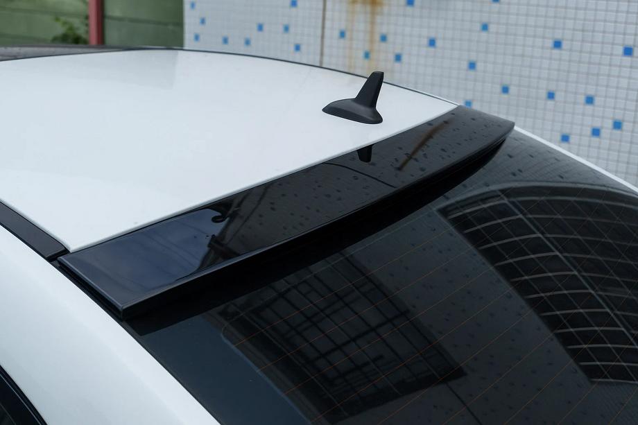 Mercedes C-class W204 2007-2015 Rear Window Visor Libao V002 (ABS Plastic) Photo 1