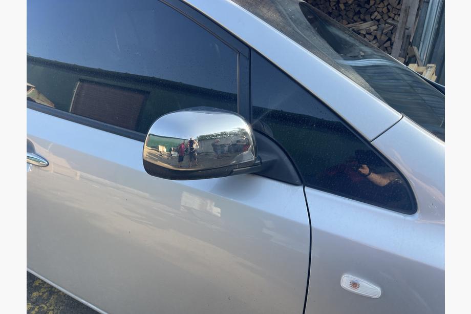 Nissan Leaf 2010-2017 Mirror Covers (2 pcs, Stainless Steel) Image