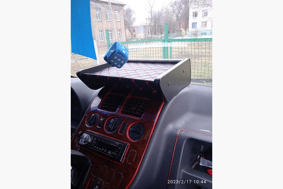 Mercedes Vito W638 1996-2003 Dashboard Shelf (Black with Red Stitching) Photo 6