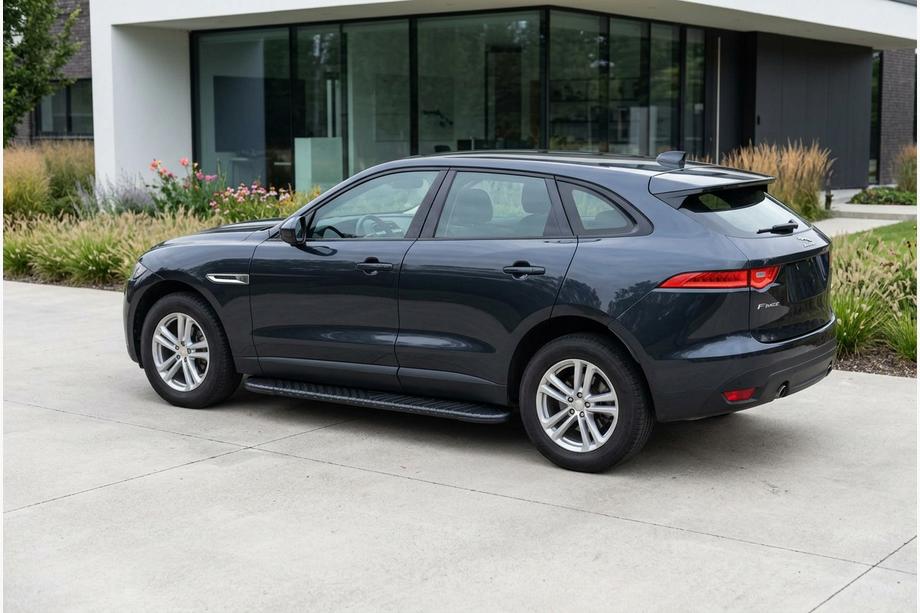 Jaguar F-PACE 2016- Side Steps Bosphorus Black (2 pcs, Aluminum) Image
